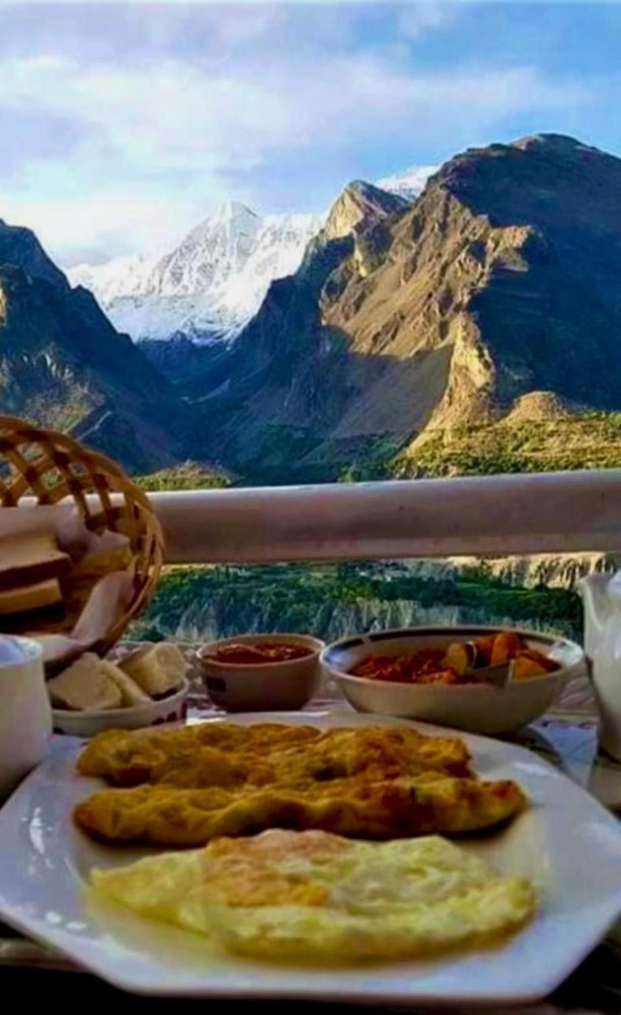 Backpackers Stories By Old Hunza Inn Karimabad  Eksteriør billede
